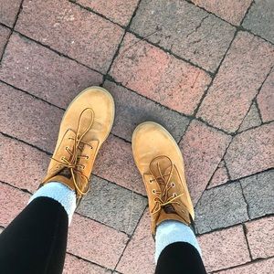 perfect condition size 6 timberland boots✨✨